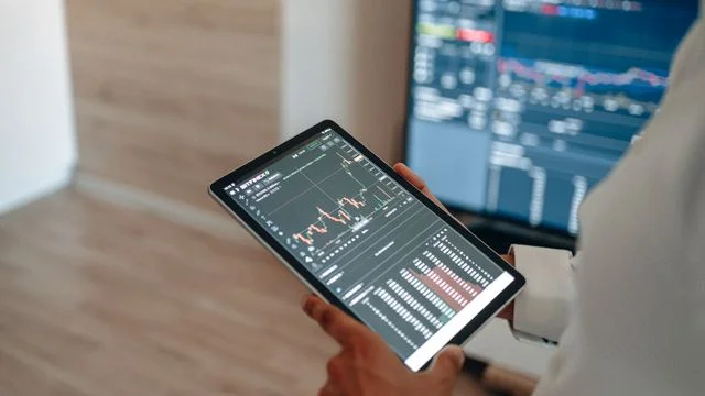 Drop a dashboard screenshot